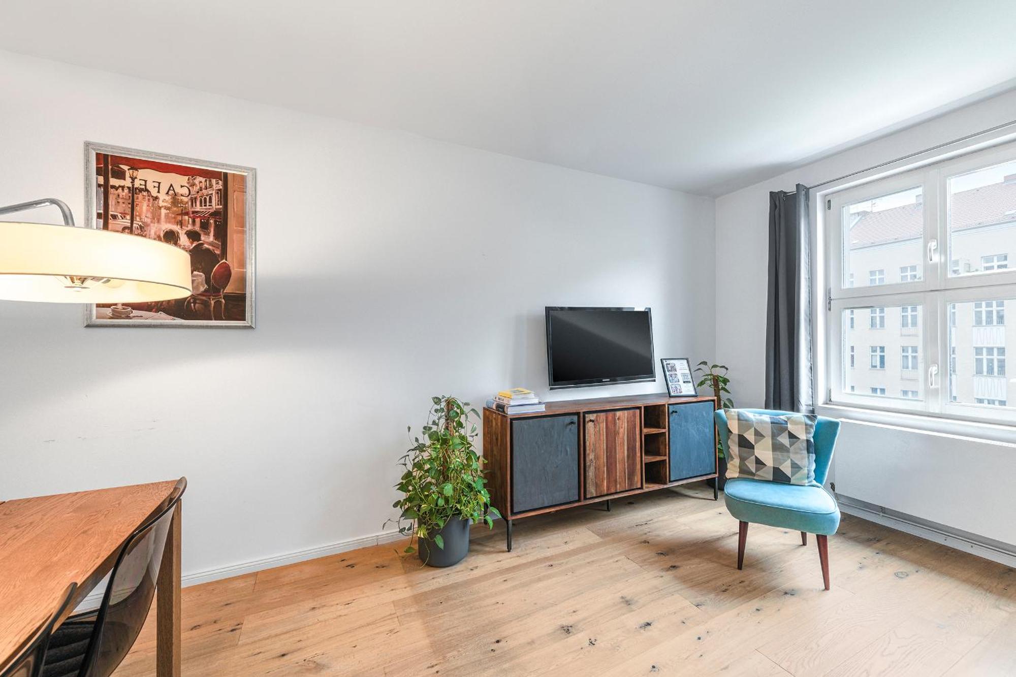 Lofty Torstr Apartments, 4 Unique Units From 1-3 Bedrooms In Mitte, Ideal For Families & Groups, From 2 Up To 8 Guests — Photos 3